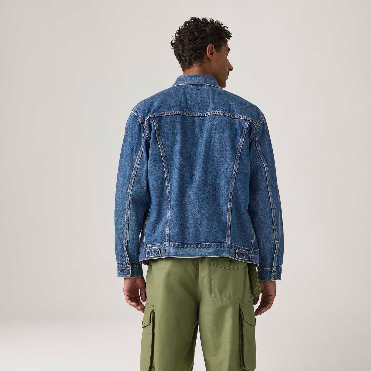 Jaqueta Jeans Levi's® Relaxed Trucker Lavagem Escura - Levi's® Brasil