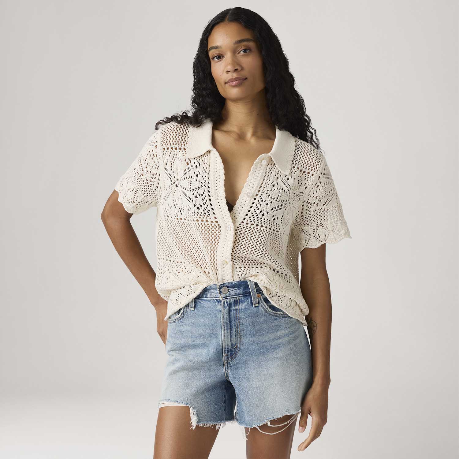 Camisa Levi's® Susanna Floral Crochet Off White Manga Curta