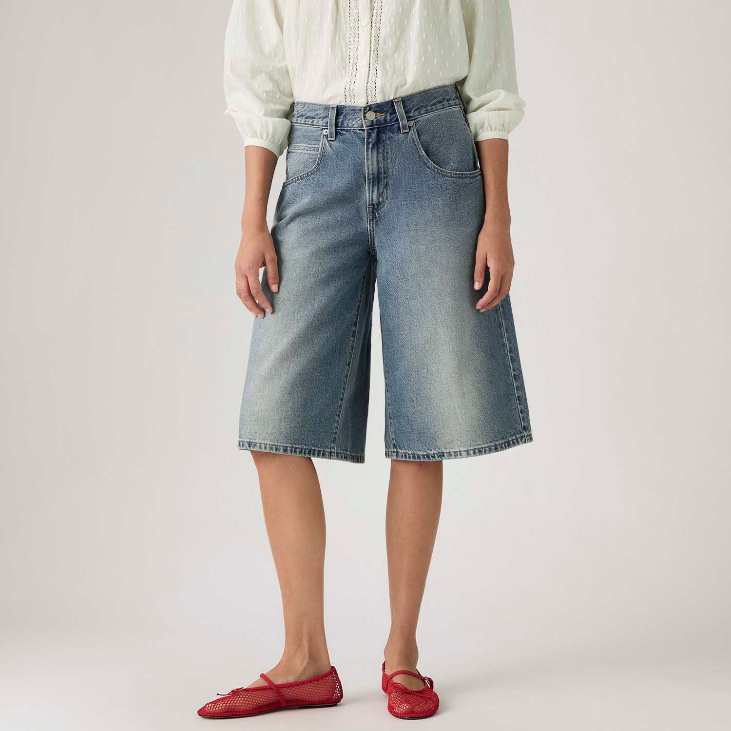 Bermuda Jorts Jeans Levi's® Super Baggy Lavagem Média - Levi's® Brasil