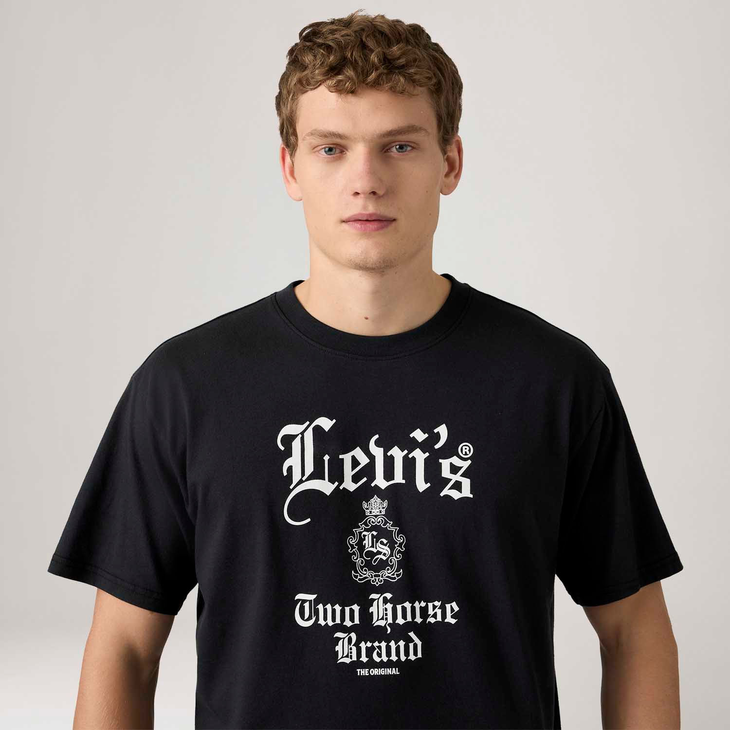 Camiseta Levi's® Graphic Boxy Manga Curta Preta - Levi's® Brasil