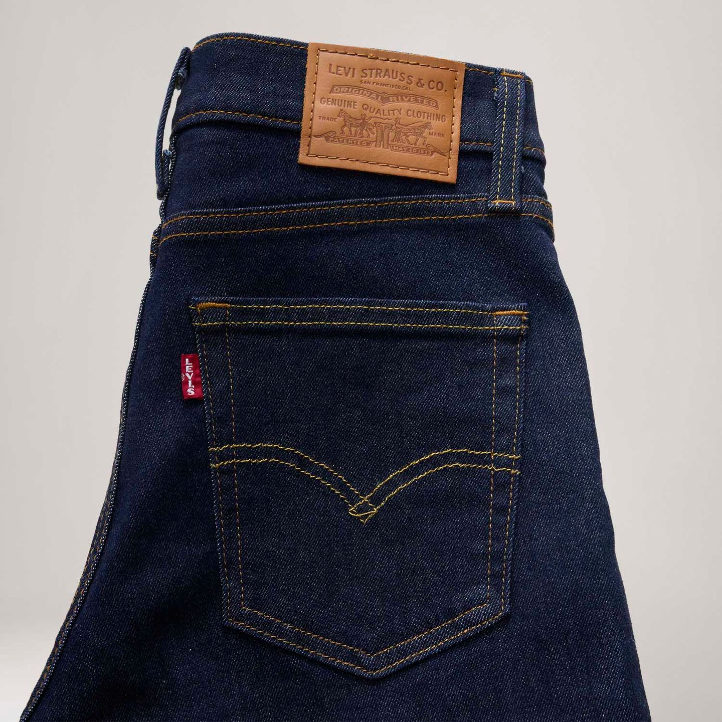 Calça Jeans Levi's® 723® High Rise Straight Lavagem Escura