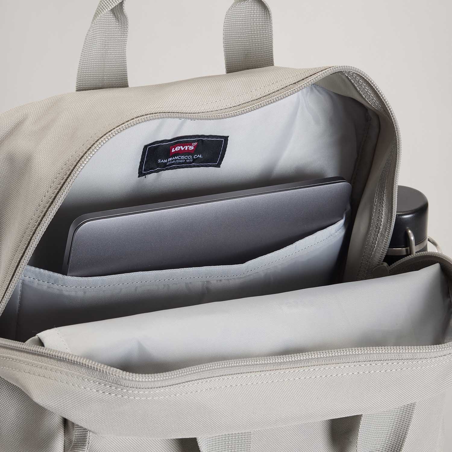 Mochila Levi's® L-Pack Large Cinza - Levi's® Brasil