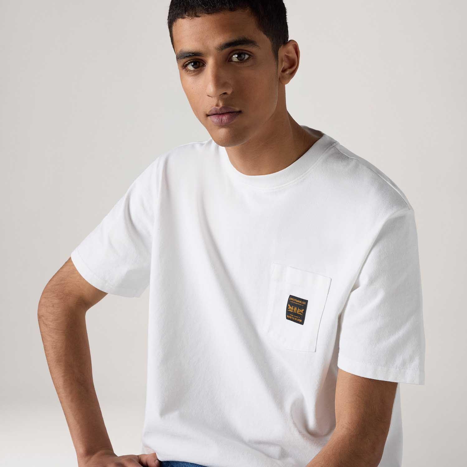 Camiseta Levi's® Workwear Pocket Branca Manga Curta | FastStore PDP